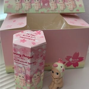 Parrot Sonny Angel Cherry Blossom Series Hanami Edition
